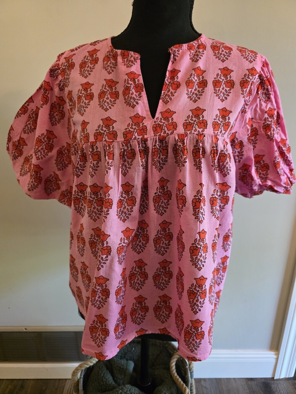 THML Women's Pink Floral Split-Neck Puff-Sleeve Top